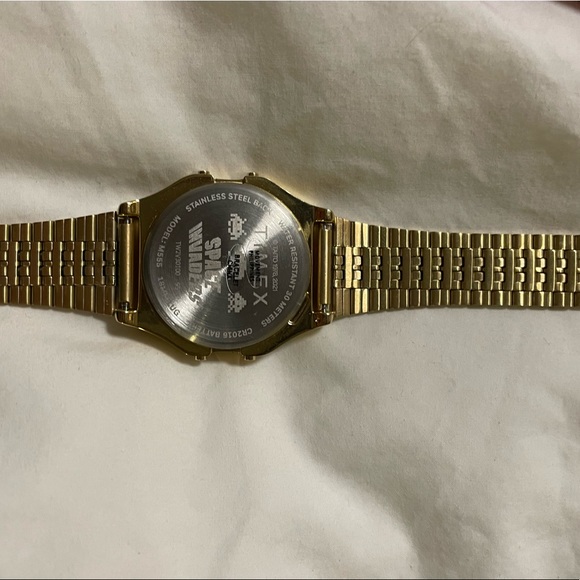 TIMEX x Space Invaders Wrist Watch - Picture 8 of 8